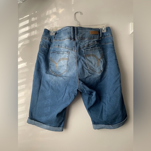 YMI mid rise Bermuda jean shorts size 18 NWT - Picture 3 of 7